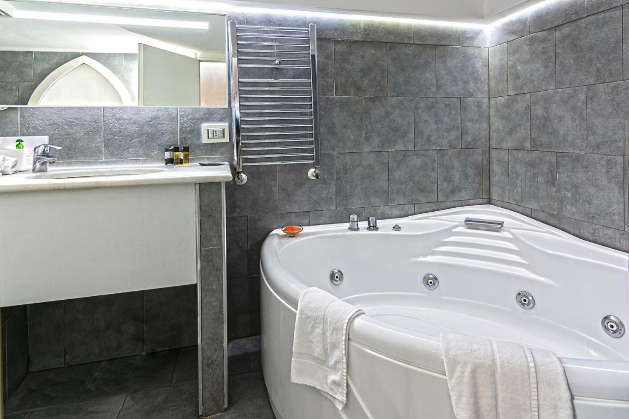 Suite Apartments Angioini เนเปิลส์ ภายนอก รูปภาพ